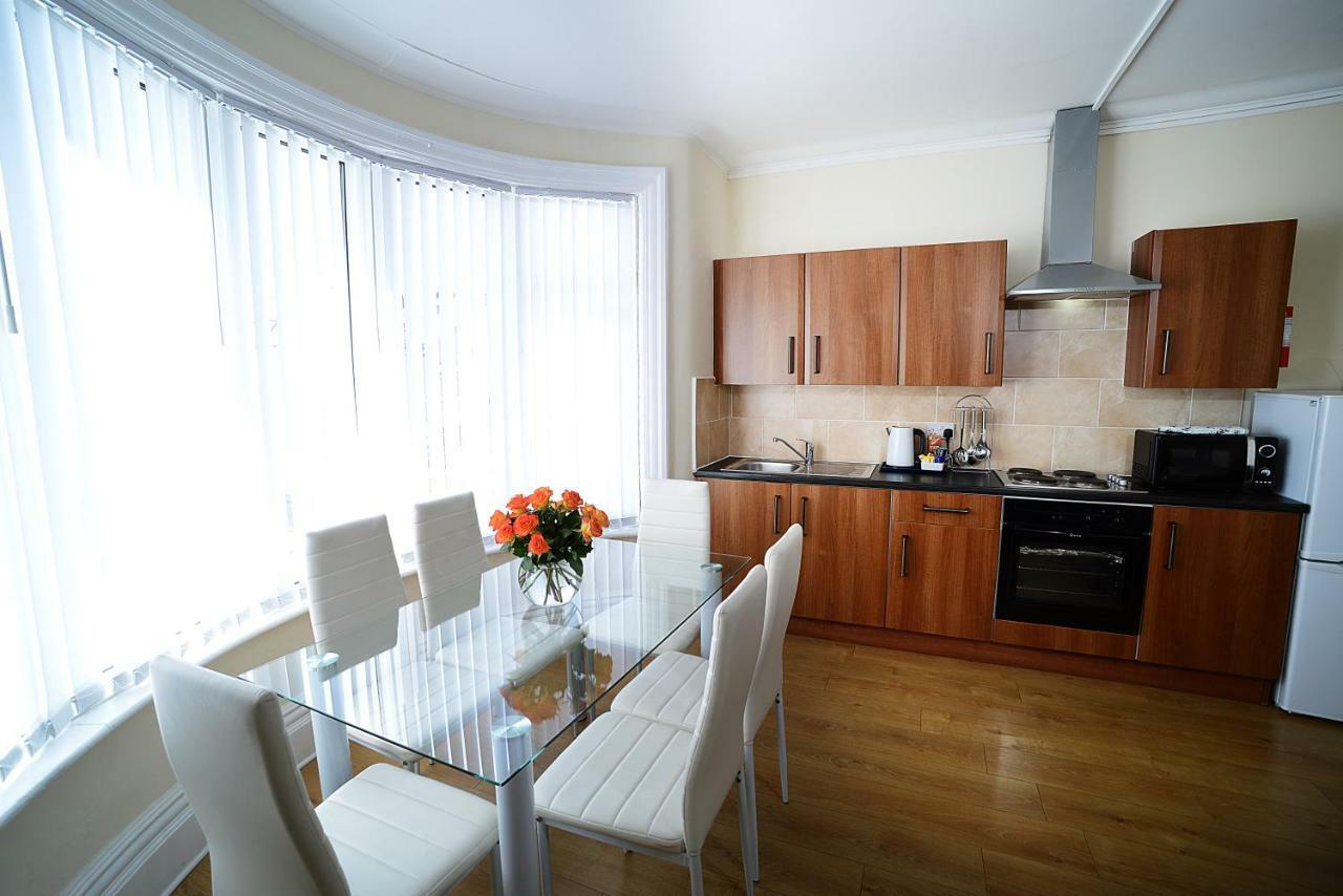 Twelve Apartments แบล็คพูล ภายนอก รูปภาพ